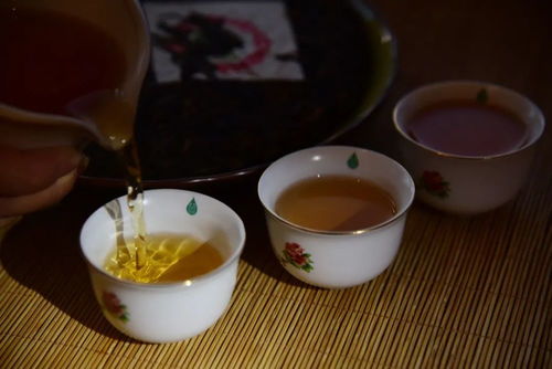 茶识︱何为普洱茶里的号级茶 印级茶和七子饼茶